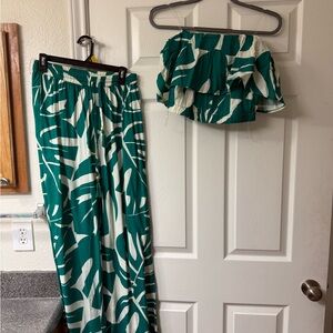 Green & White Printed Wide-Leg Pants & Crop Top Set